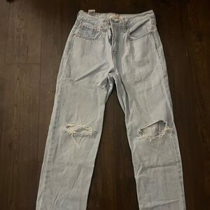 Levis Low Pro, size 25, distressed light wash